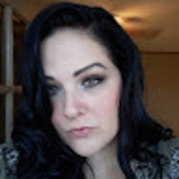 Meet your Posher, Amanda - Picture 1 of 1